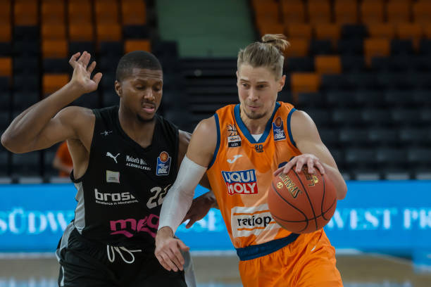 与年龄增长 与年龄增长